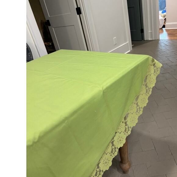 Vintage Lime Green Tablecloth with Lace Trim – Floral Edge Rectangle Table Cover - Picture 3 of 4